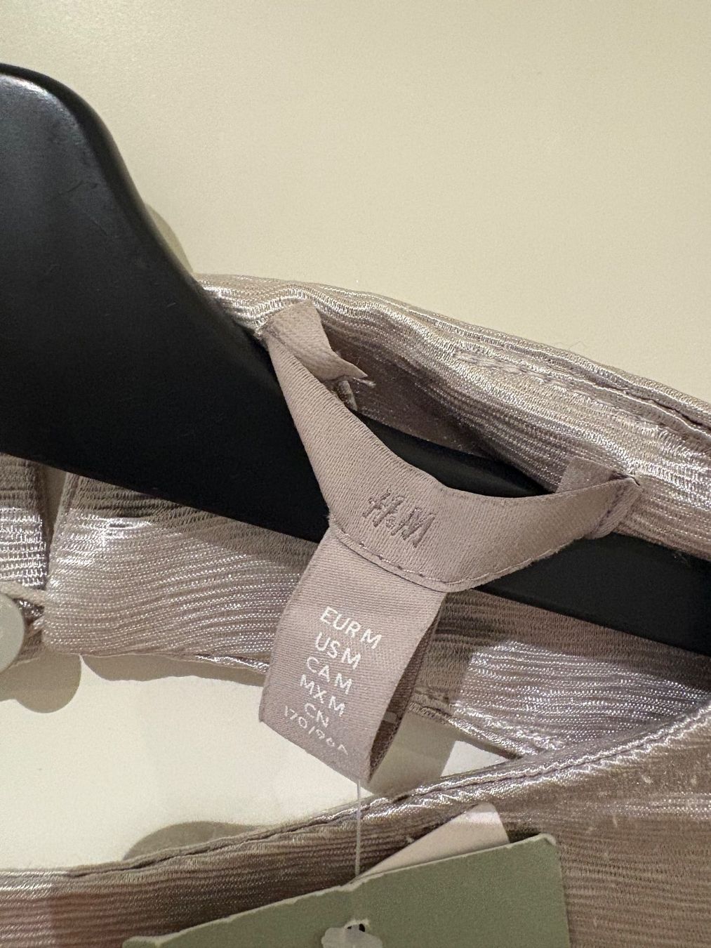 H&M Kleider: Dress - Size M - NEW with tag - metallic – Neu und originalverpackt aus Muzzano von Sidney_3 2