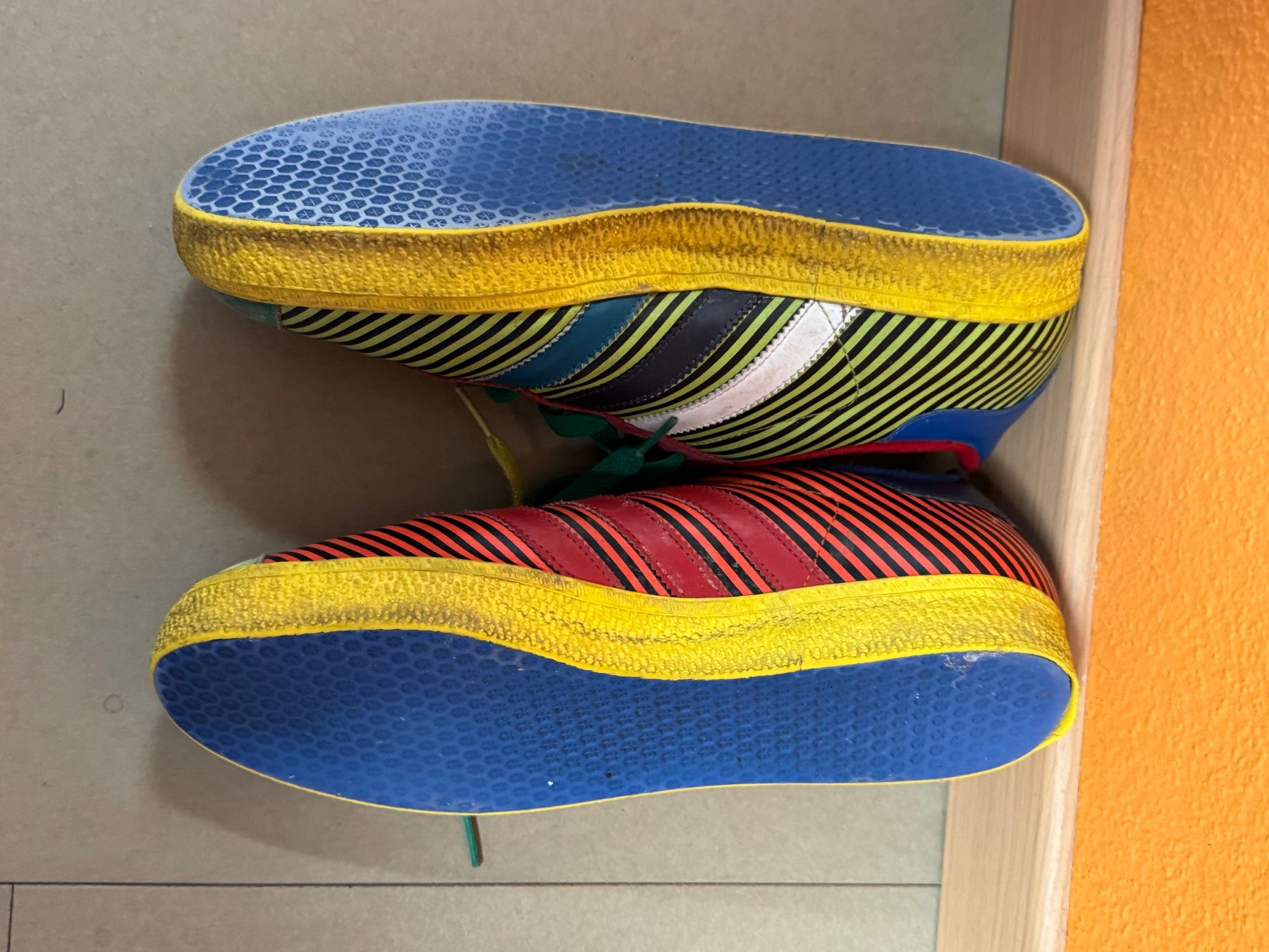 Adidas Scarpe da uomo: Adidas Sneaker Gr. 42, Bunt, Super Design! – Nuovo (secondo la descrizione) da Zürich venduto da anwand 1