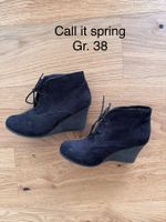 schwarze Stiefeletten mit Keilabsatz Call it Spring Gr. 38