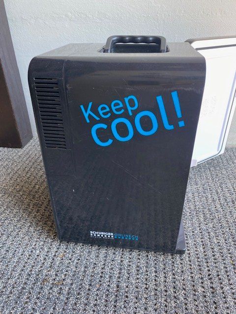 Frigoriferi: KeepCool Mini-Kühlschrank mit Kühl- + Warmhaltefunktion – Nuovo (secondo la descrizione) da Warth venduto da jamami1501