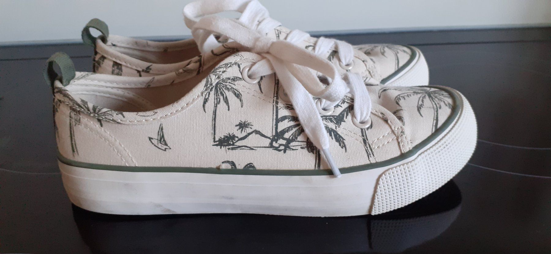 H&M Scarpe per ragazze: Turnschuhe Mädchen Gr. 35 – Usato da Winterthur venduto da fabelwin