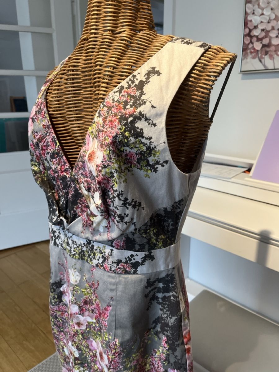 Phase Eight Vestiti: Kleid mit Blumenmuster, Phase Eight, 38 – Usato da Solothurn venduto da Bobesch08 4