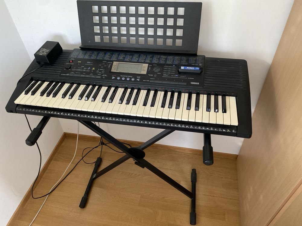 Keyboard Yamaha PSR-420 plus Ständer (Gebraucht) in St. Gallen für CHF ...