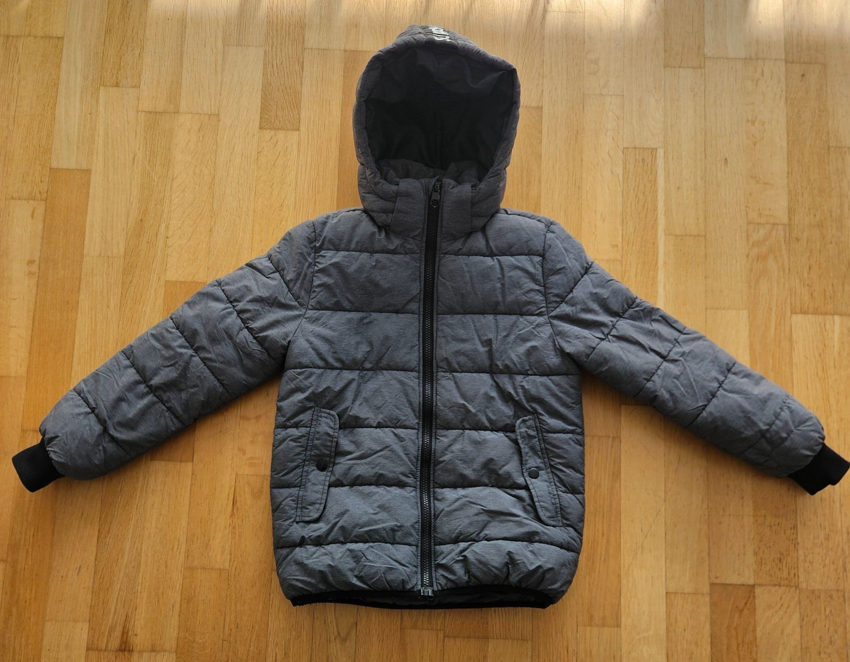 Jacken & Mäntel: Winterjacke Kind Grösse 134 – Gebraucht aus Utzenstorf von and_c8wy