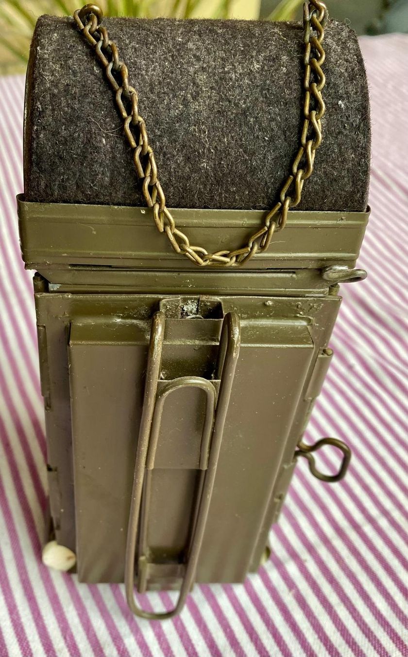 Schweizer Armee Lampade & Luci: Vintage Armeelampe / Sturmlampe, Schweizer Armee – Usato da Krauchthal venduto da SamsPuce 2