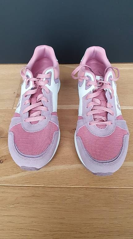 Scarpe da donna: Helly Hansen Damen-Sneaker | Gr. 42 | 3x getragen – Usato da Kirchberg BE venduto da bvonallmen