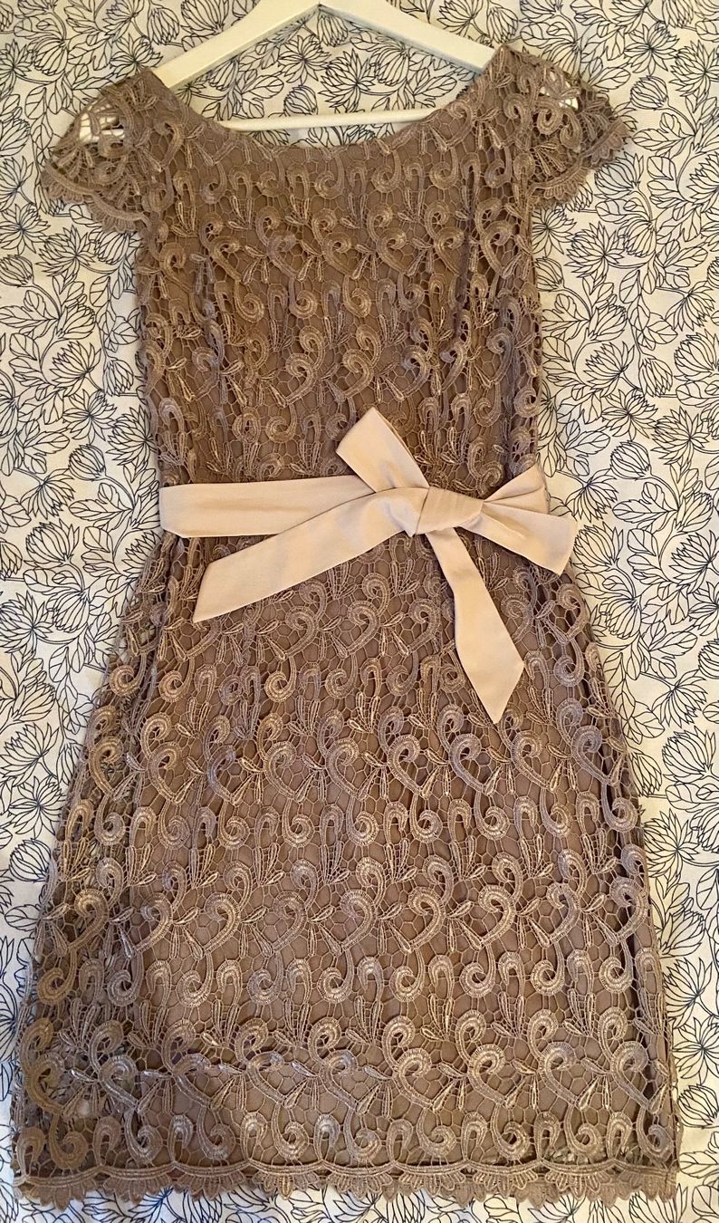 Kleider: JAKE*S Cocktailkleid Creme 34 – Gebraucht aus Widnau von Imani