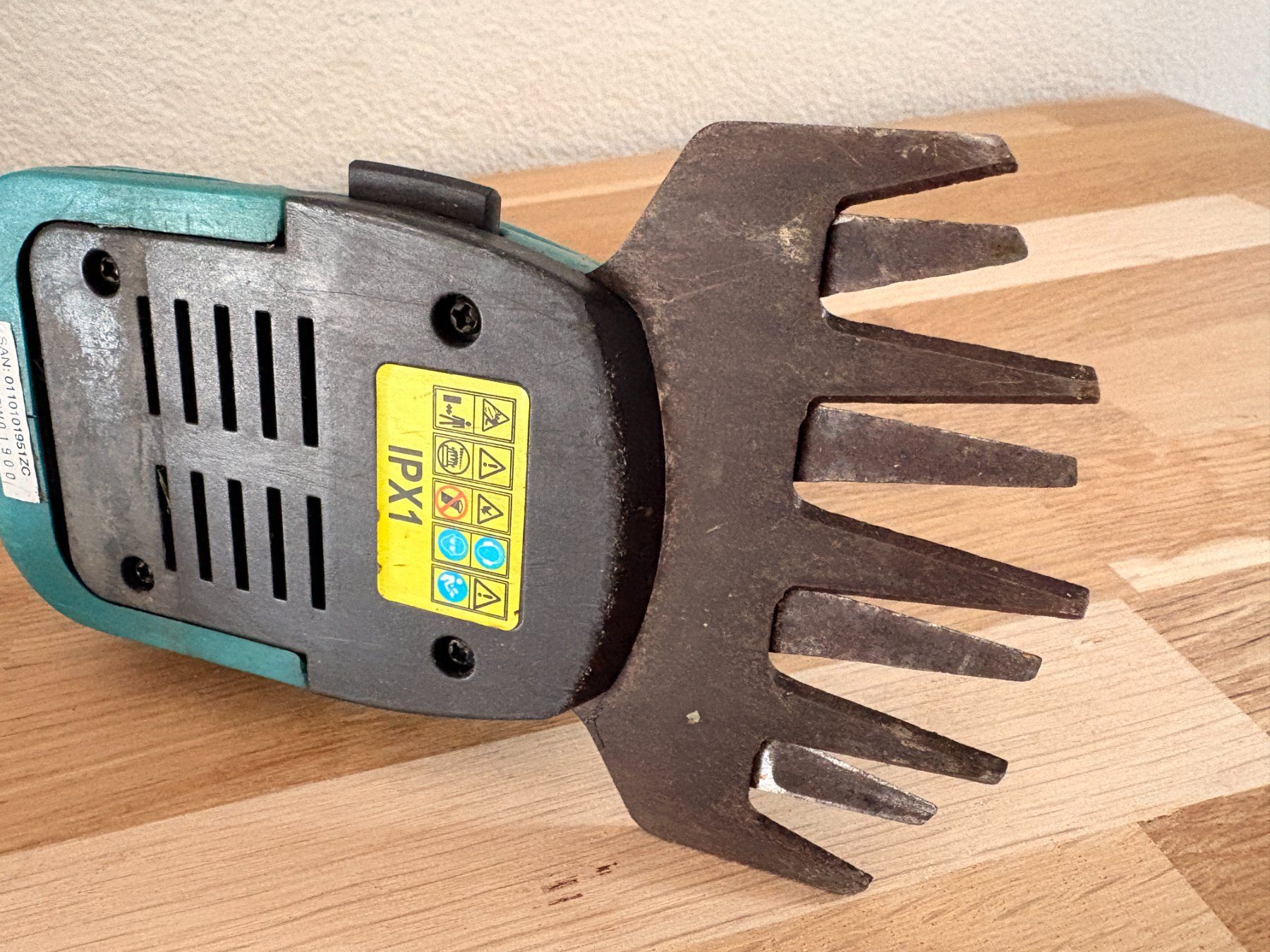 Ferrex Alle Werkzeuge: Gartenschere Akku 12V für Gras oder Büsche – Gebraucht aus Adlikon b.Regensdf von Cappo 3