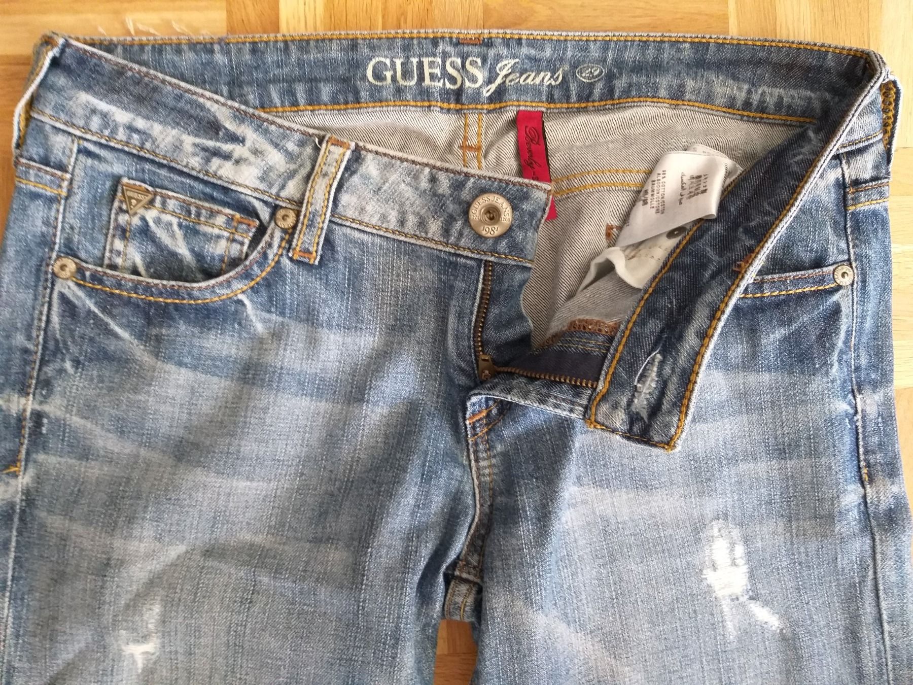 Guess Jeans: GUESS Jeans BEVERLY SLIM-LEG taille / Grosse 29 – Usato da Cossonay-ville venduto da Super-Price-Quality 4
