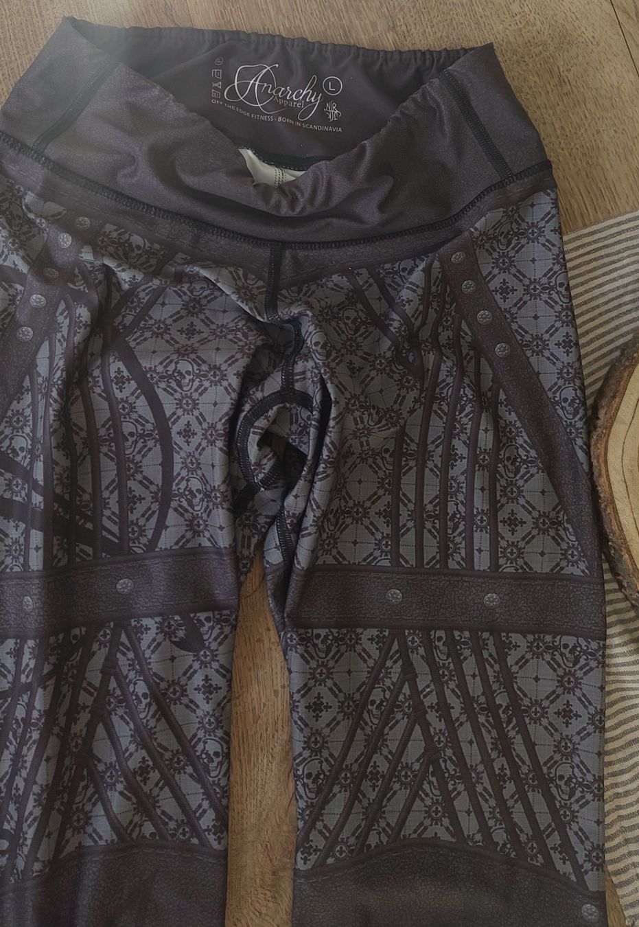 Leggings: Anarchy Leggings, Graues Muster, Grösse L – Usato da Schwarzenburg venduto da Budi58