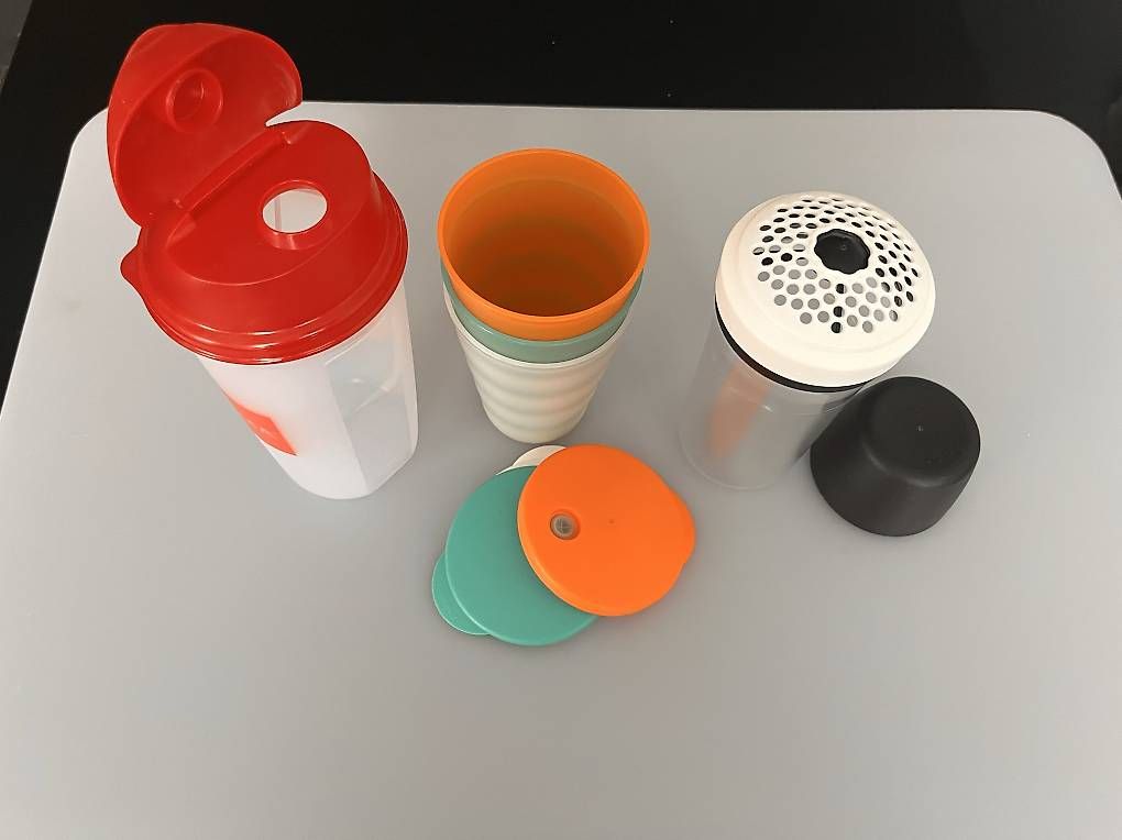 Contenitori & Simili: Parmesanstreuer / Becher / Mixbecher – Usato da Lyss venduto da sab_d2dv