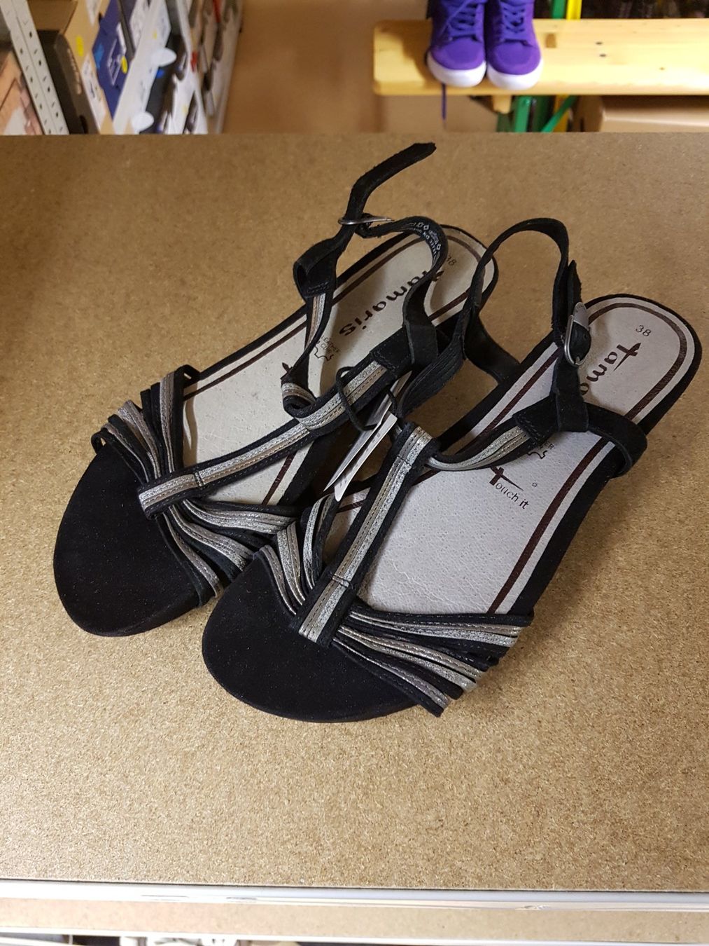 Tamaris Damenschuhe: TAMARIS Keilabsatz Sandalen mit Riemchen Gr. 38 – Neu (gemäss Beschreibung) aus Seuzach von VT-Collections1 1