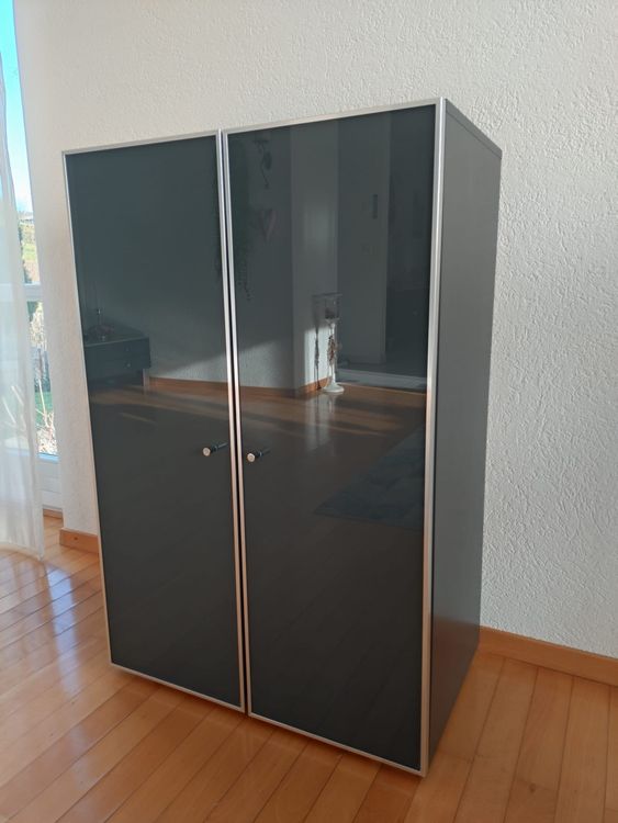 Schrank (ohne Inhalt) 1