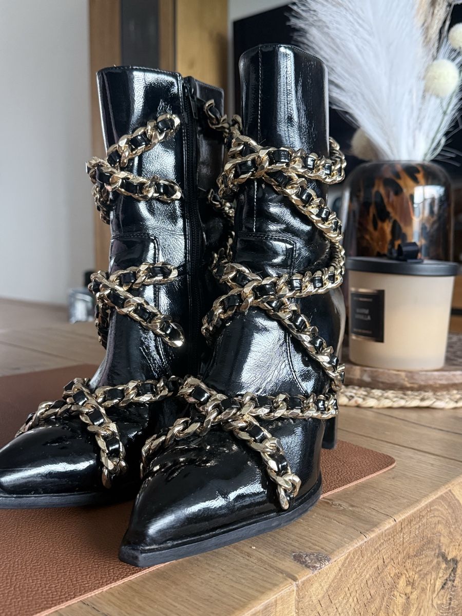 Damenschuhe: Bottines  Jaffri Campel noires avec chaînes dorées - Taille – Gebraucht aus Cham von Ezhdoll 4