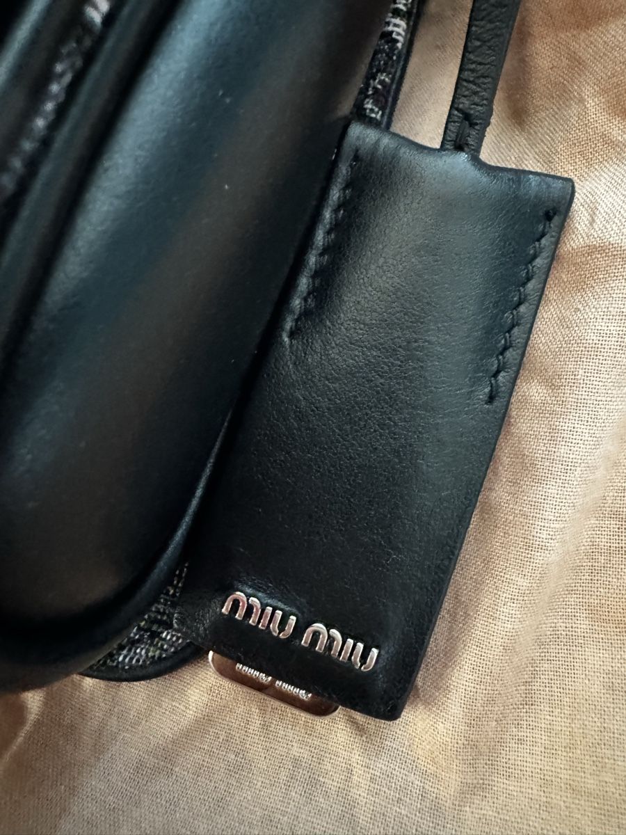 Miu Miu Borse da donna: Miu Miu Umhängetasche – Usato da Killwangen venduto da was.sharp 2