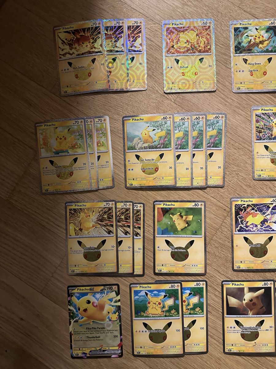 Pokémon Carte collezionabili: Pokemon Pikachu 30TH etb - bundle set - english – Nuovo (secondo la descrizione) da Genève venduto da flamourr 1