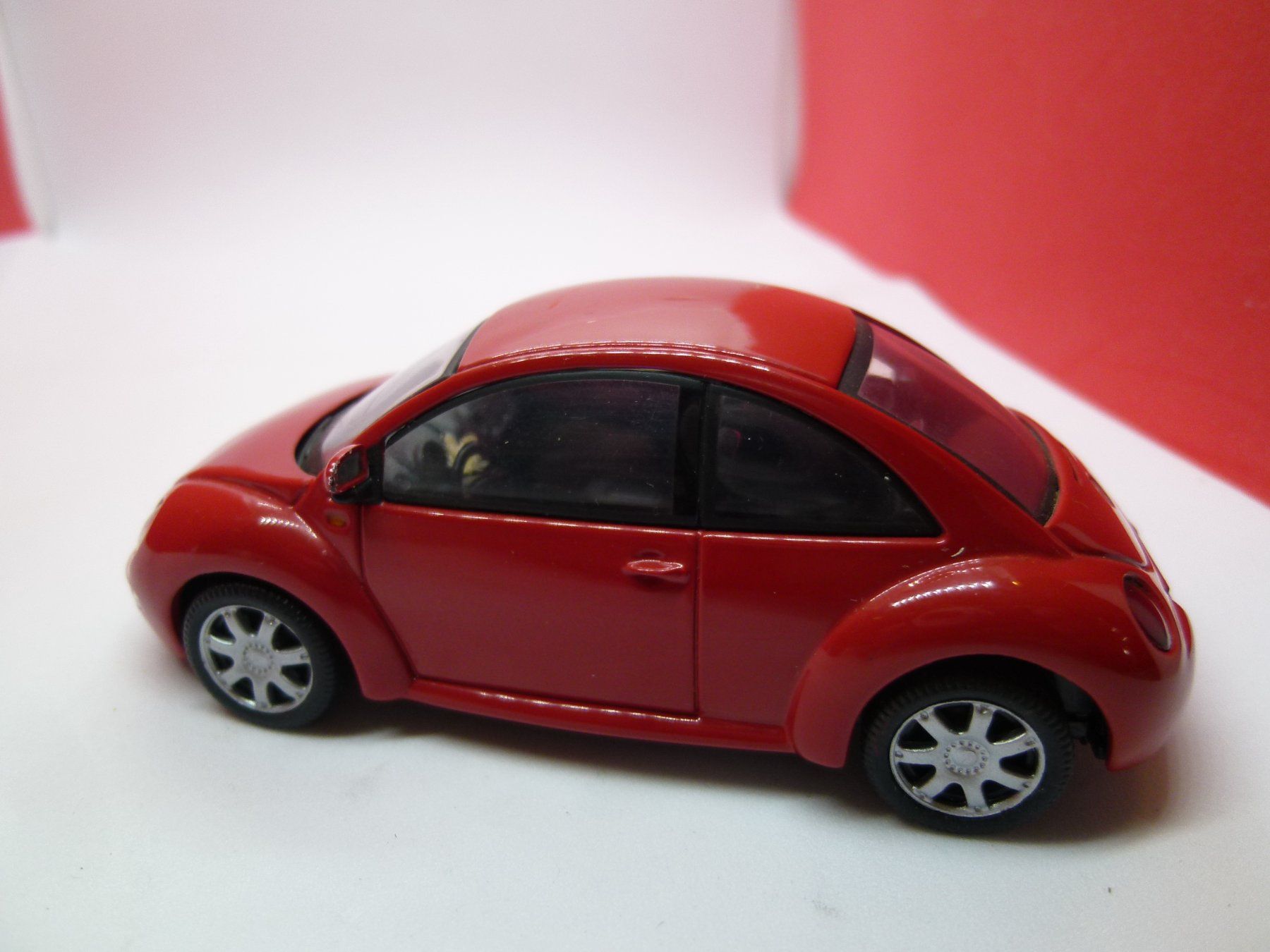 Volkswagen Modellini d'auto: ab  5.--- VW New Beetle - rot - Schuco %% Liquidation %% – Usato da Reiden venduto da alpina2