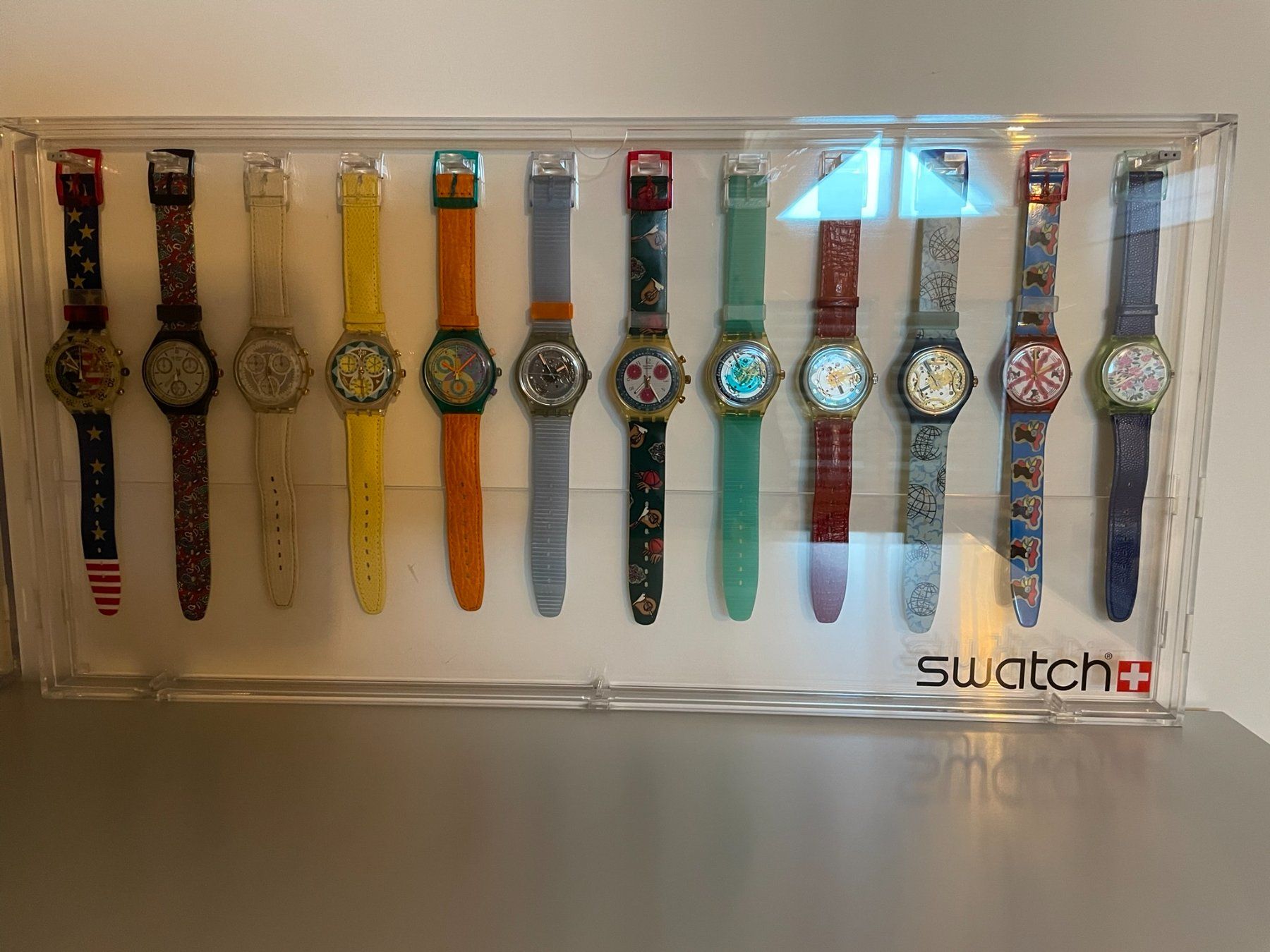 Swatch Orologi: Swatch Sammlung in Swatch Rahmen, neuwertig – Usato da Egg b. Zürich venduto da eve_h8pg 2