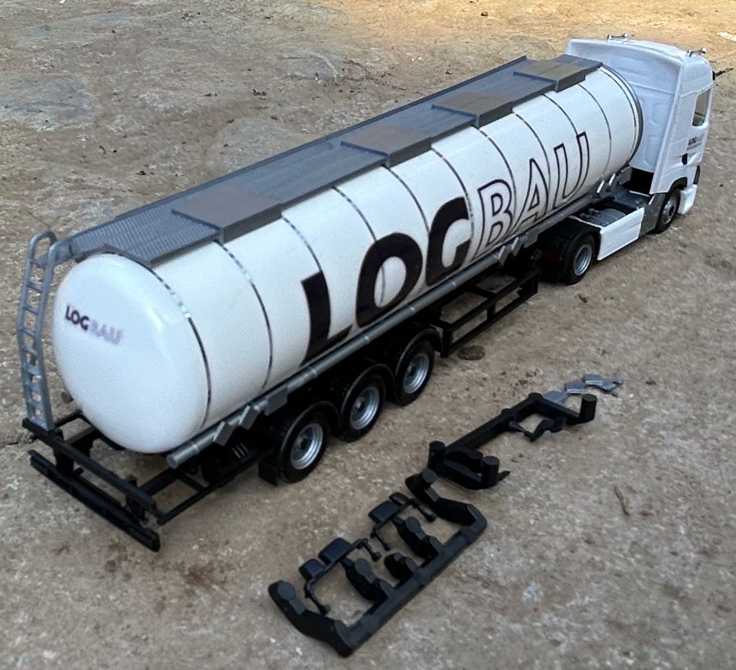 Herpa Modellautos: 1:87 Logbau AG Renault T TankSZ – Neu (gemäss Beschreibung) aus Belp von AEMA-Modellbau 1
