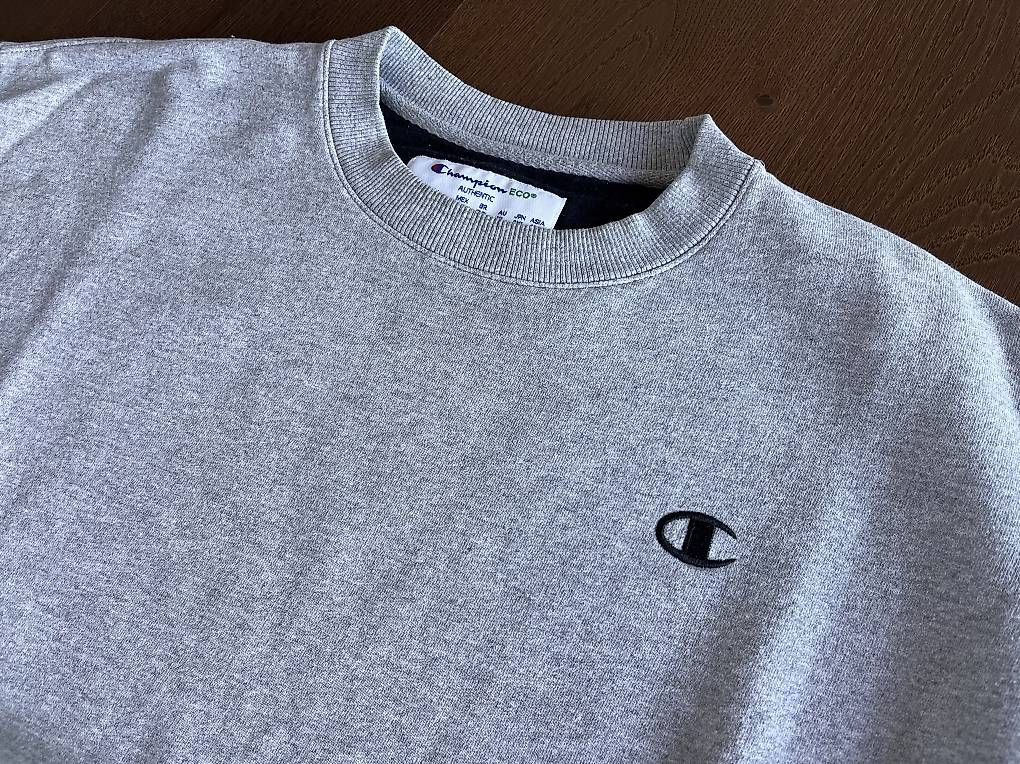 Maglioni & Felpe: Grauer Champion Sweater Oversized – Usato da Zürich venduto da joe_zh8048 1