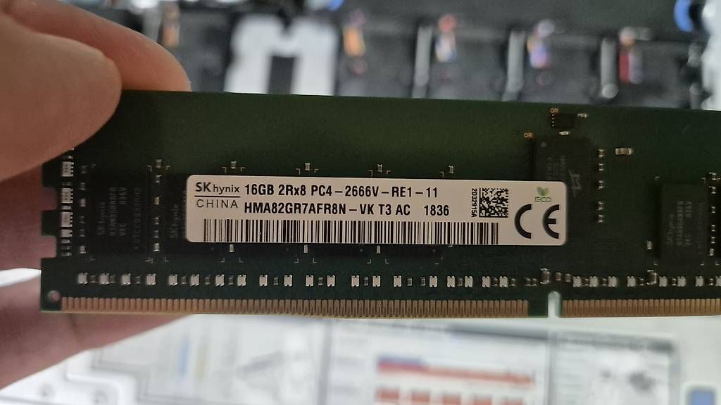 Dell Server: Dell EMC Poweredge R440 / 2x Intel Xeon Silver 4110 – Usato da Hohenrain venduto da Sven848 4