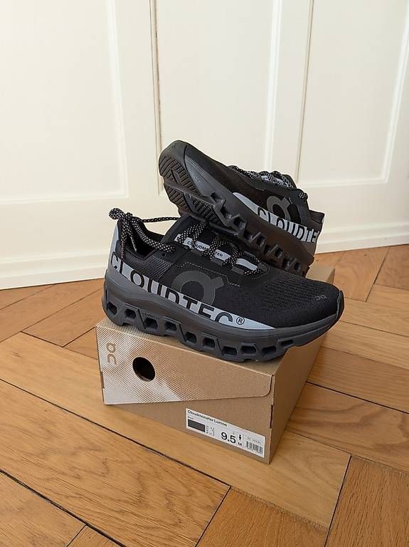 On Chaussures hommes: On Cloudmonster Lumos  NEU  Gr. 43 – Neuf avec emballage d'origine à Basel par tintintelefon