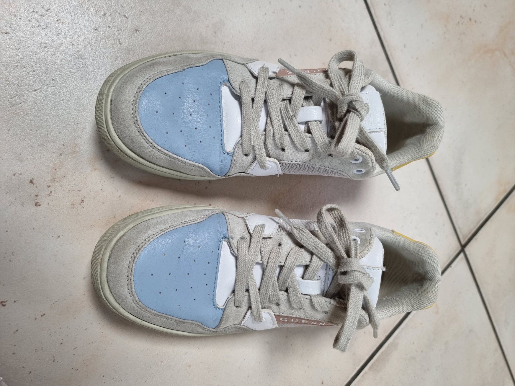 Scarpe da donna: GUESS Sneaker 39 weiss-farbig – Usato da Falera venduto da Fudax 3