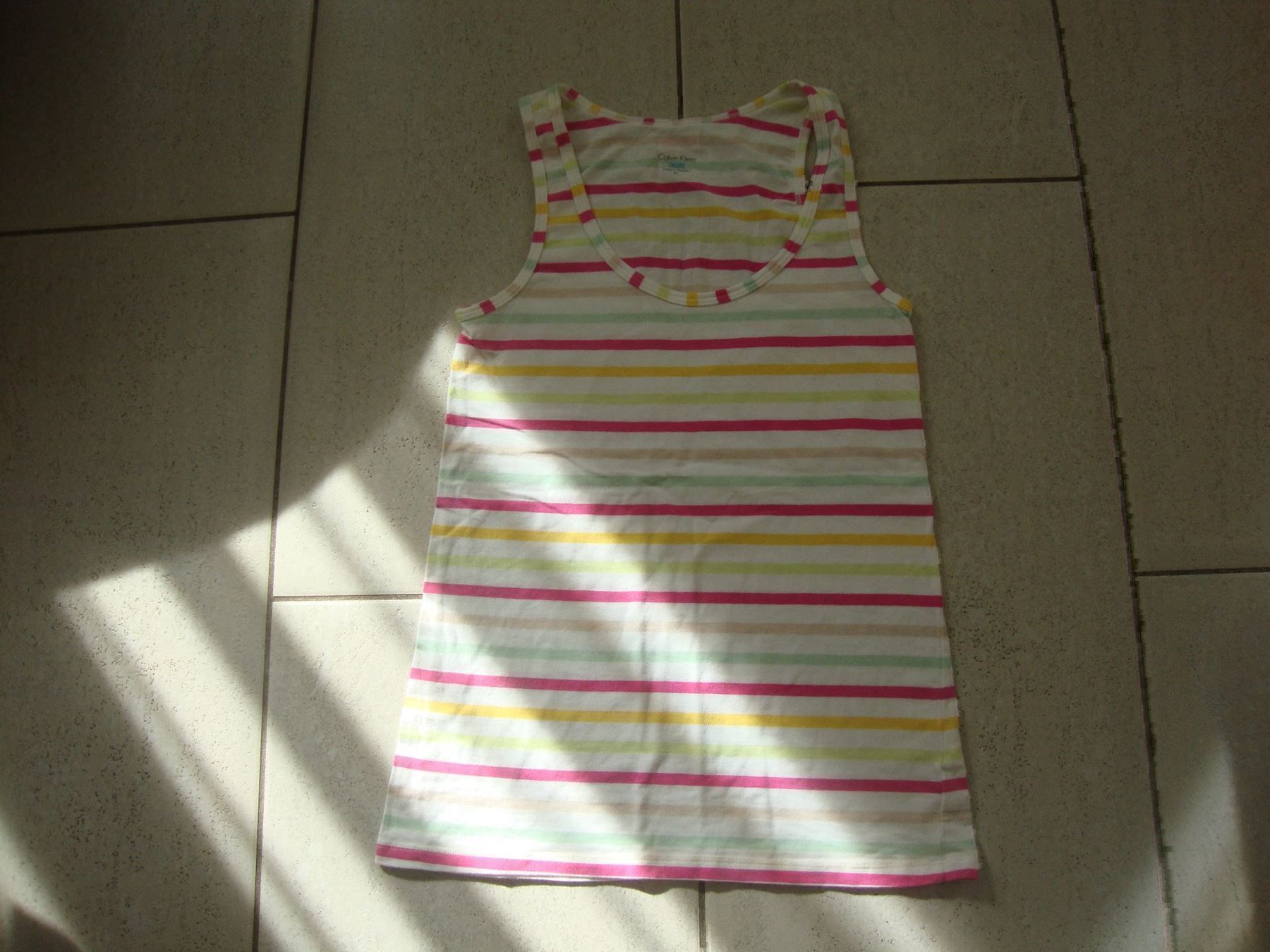 Calvin Klein Top: CALVIN KLEIN TOP GR.M NEUWERTIG – Usato da Rotkreuz venduto da Samballi