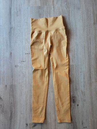Sport Leggings, Gr. S, neuwertig, goldgelb