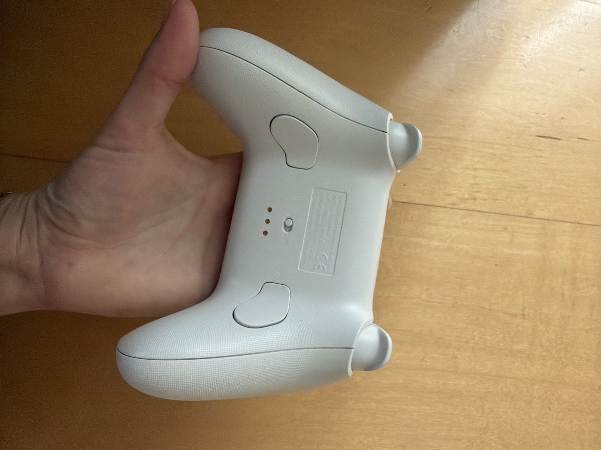 8BitDO Manettes: 8bitdo Controller Weiss mit Ladestation – Neuf (Voir description) à Wichtrach par jessy_di 1