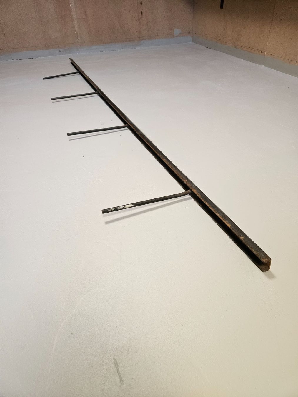 Supporti a parete: Profil mit vier Stäben Metallhalterung – Usato da Rüti ZH venduto da looren94