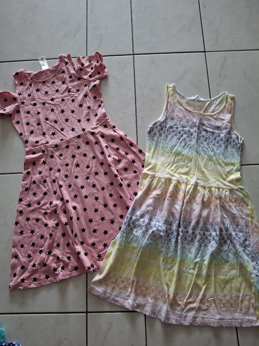 Lotti & Set di vestiti: Mädchenkleiderpaket gr. 146/152 – Usato da Seftigen venduto da chriguesther 1