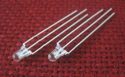 Componenti elettronici: LED 3mm Bi-Color blau/rot, 2 Stück – Nuovo (secondo la descrizione) da Luzern venduto da Salefactory 2