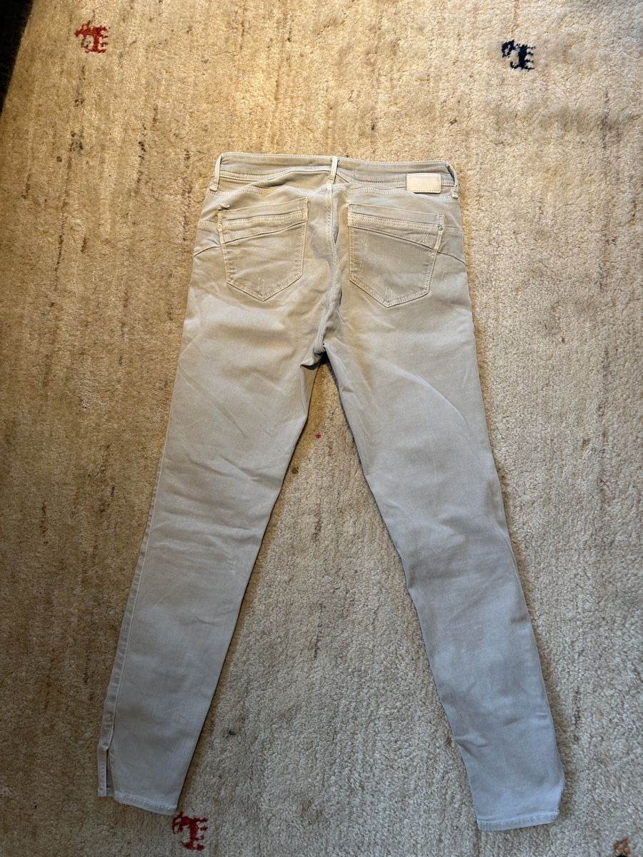 Mavi Jeans: Mavi Adriana Ankle Jeans, Hellgrau, Grösse 28/30 – Usato da Gümligen venduto da Pygmalion 4