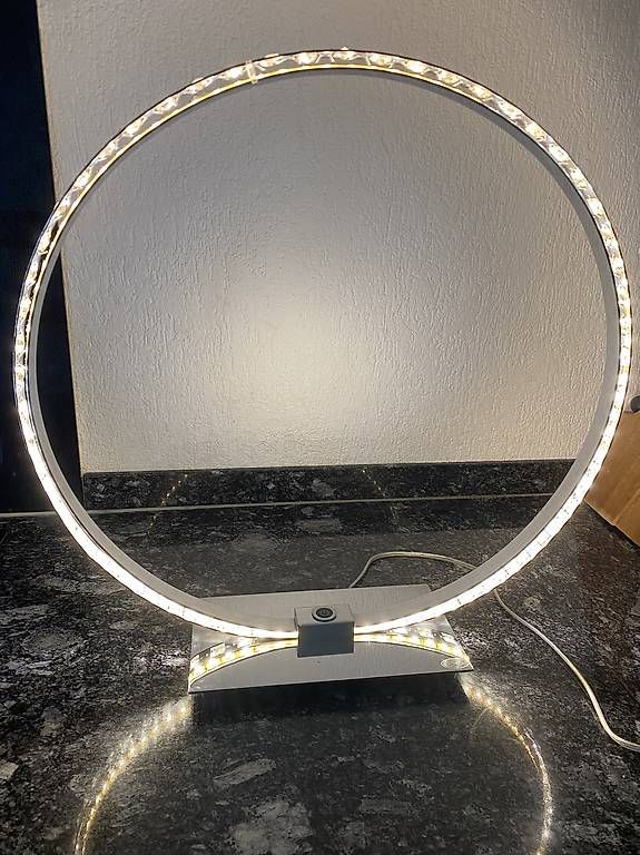 Lampade: LED Ring-Tischleuchte – Usato da Dulliken venduto da File