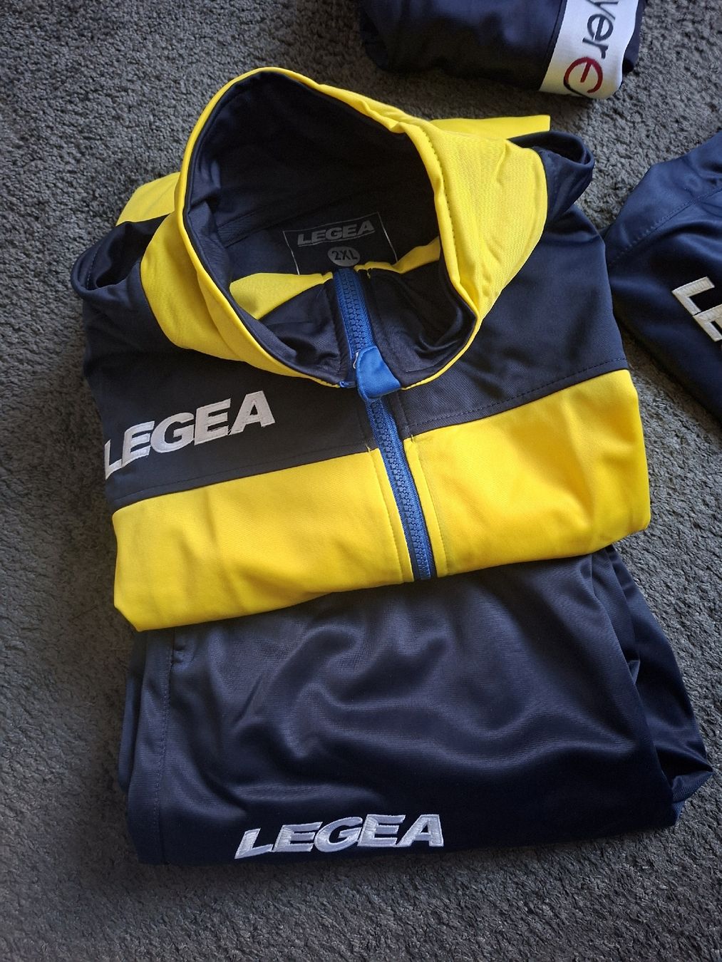 Completi, tute sportive e funzionali: LEGEA SPORTANZUG  – Nuovo e nell'imballaggio originale da Wohlen AG venduto da LiviaHartmann 3