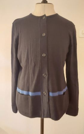 Cardigan Wolle dunkelblau AKRIS Swiss 38 neu