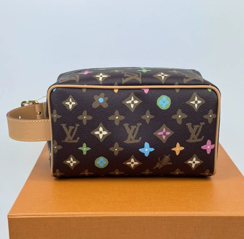 Louis Vuitton Borse da donna: ❤️Louis Vuitton Dopp Kit by Tyler – Nuovo e nell'imballaggio originale da Steinhausen venduto da Luxury_Limited 7