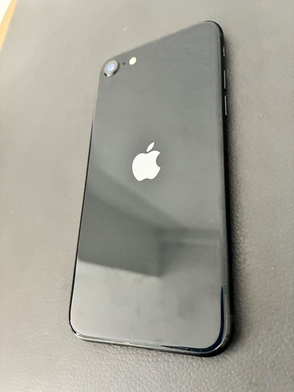 Apple Telefoni cellulari / Smartphones: Iphone SE 3. Generation 64GB – Usato da Baden venduto da usewhatyouhave 1