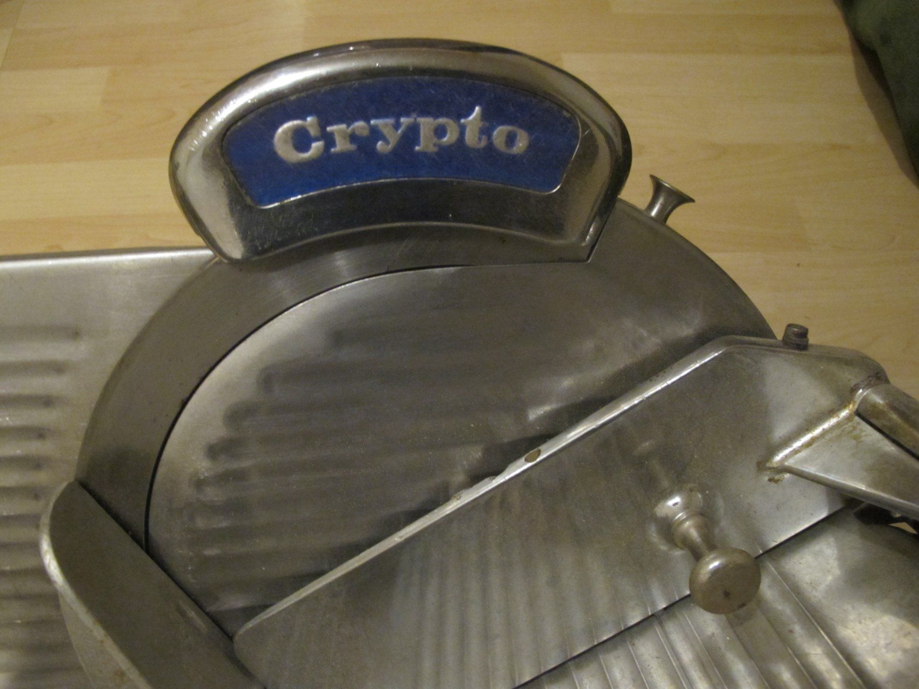 Elettrodomestici da cucina: Crypto Aufschnittmaschine Gross Und Schwerr Läuft – Usato da Altnau venduto da LinaAuktion 1
