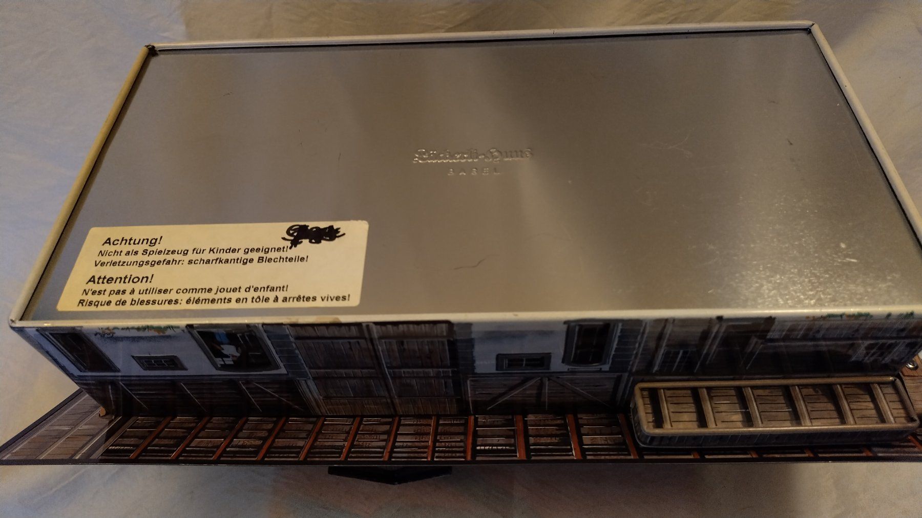 Altro in Decorazioni & Accessori: Grosse Blechdose "Bauernhaus" / Läckerli Huus Basel – Usato da Bellach venduto da JingleJerry 8
