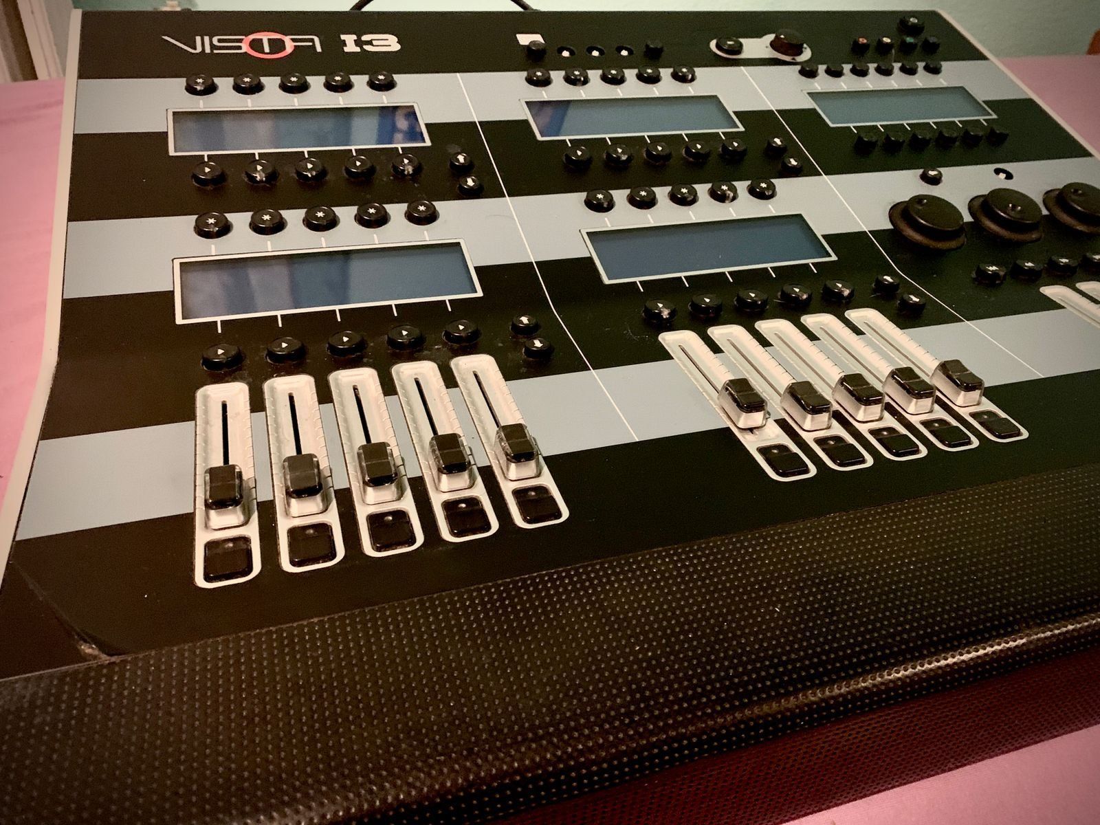 Console di mixaggio: Jands Vista I3 Lighting – Usato da Zürich venduto da Ximena01 2