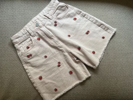 Pale pink denim shorts -strawberry embroidery age 10 - 140cm
