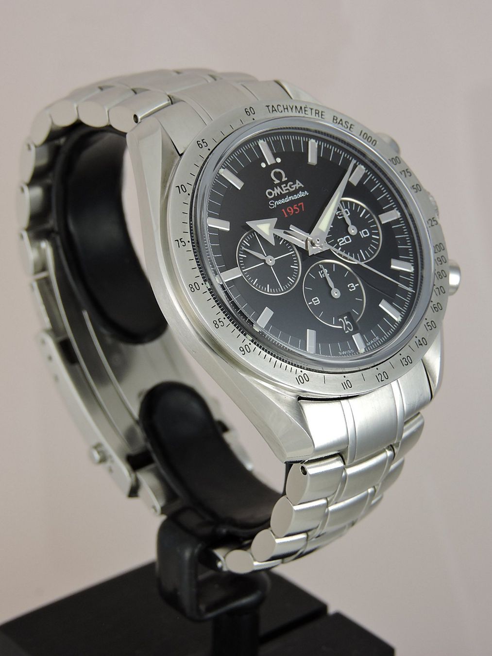 Omega Uhren: 2015 Omega Speedmaster Broad Arrow 1957 - Serviced, B&P – Gebraucht aus Bern von Vintage-Oyster 2