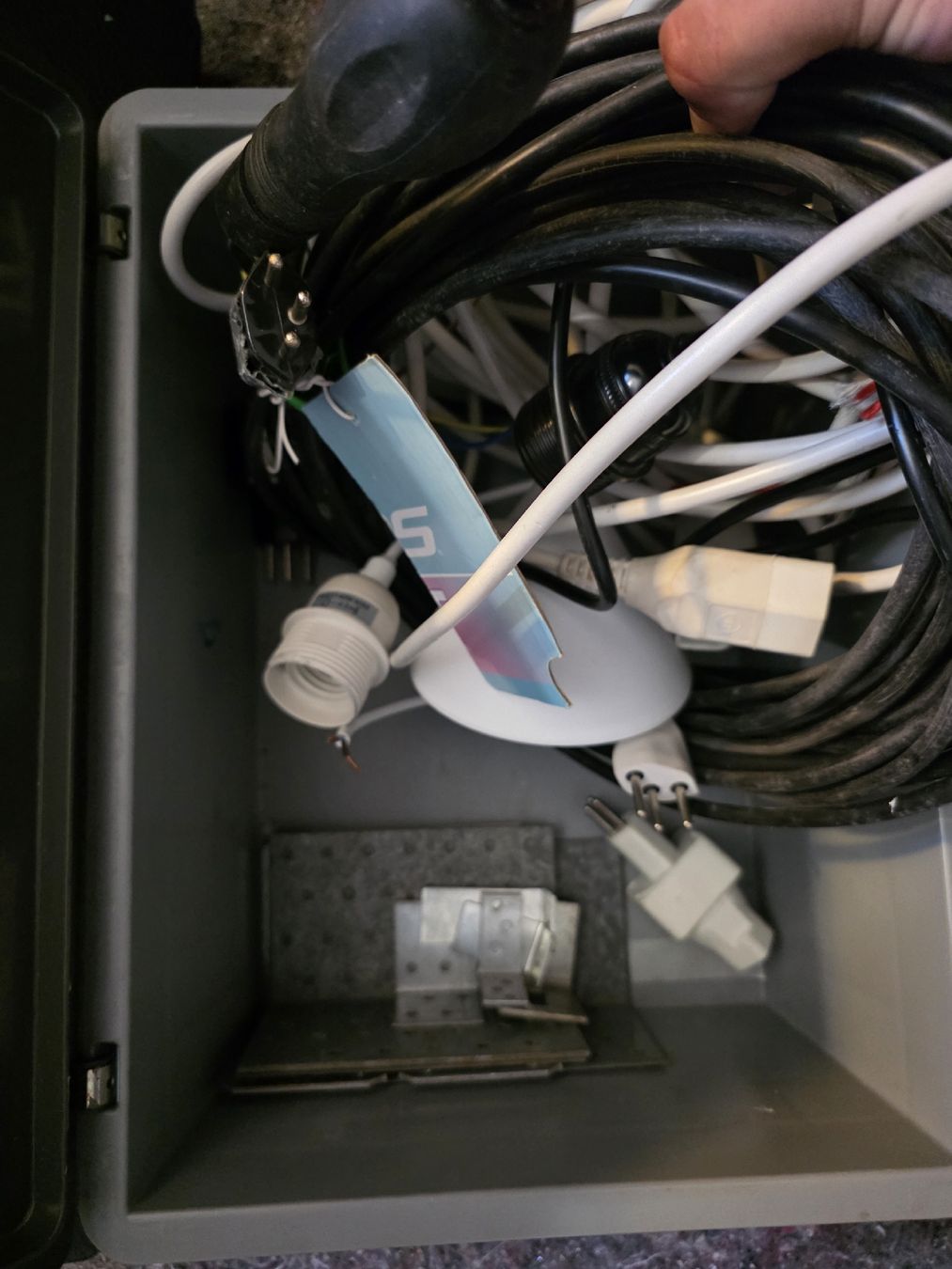 Cavi: Kabelbox mit diversen Kabeln und Steckern – Usato da Olten venduto da Prinzenstyle 2