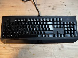 Clavier + casque gamer : HyperX / Razer