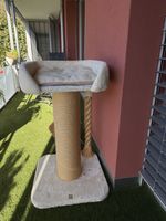 Eleganter Katzen-Kratzbaum