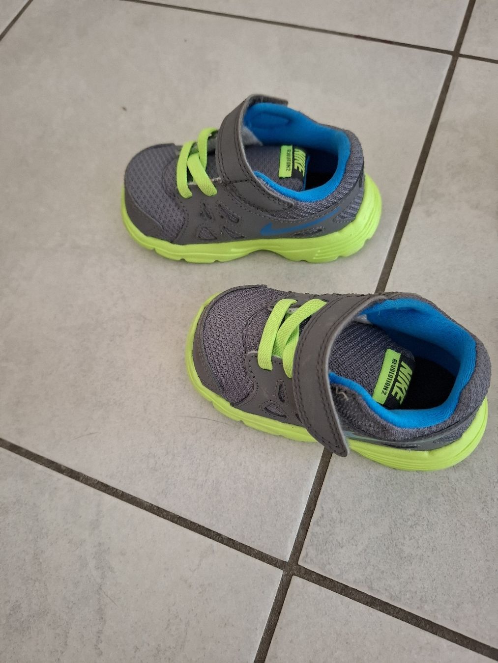 Scarpe per ragazzi: Nike révolution 2  T-19.5 – Nuovo (secondo la descrizione) da Fully venduto da Taaat 1