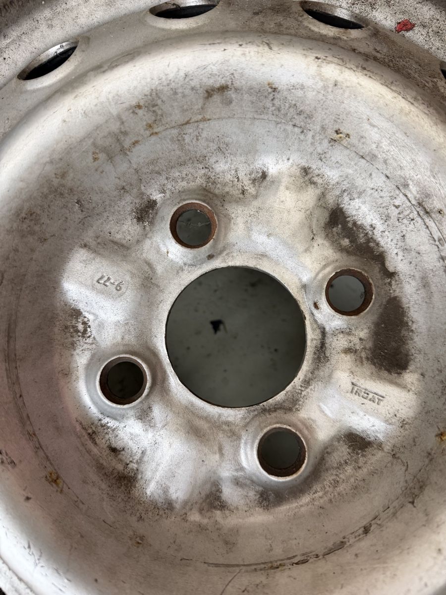 Alfa Romeo Tutti pezzi di ricambio auto: Alfa Romeo, GTV, Alfetta ect  – Usato da Arlesheim venduto da Adlerauge5