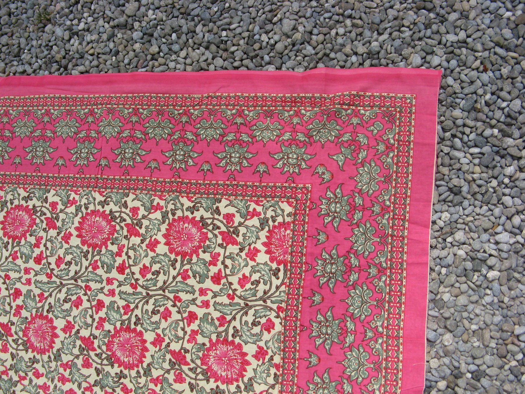 Autre linge de table: Baumwolltuch oder Tischtuch rosa-gelb – Neuf (Voir description) à Zürich par apil 9